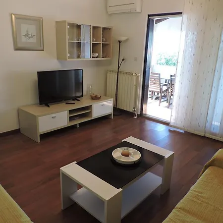 Areta Apartament Ravni