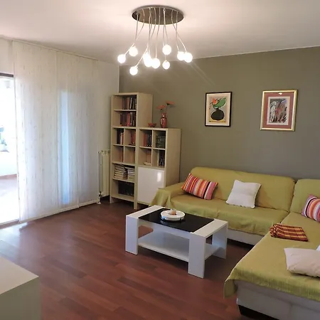 Apartment Areta *